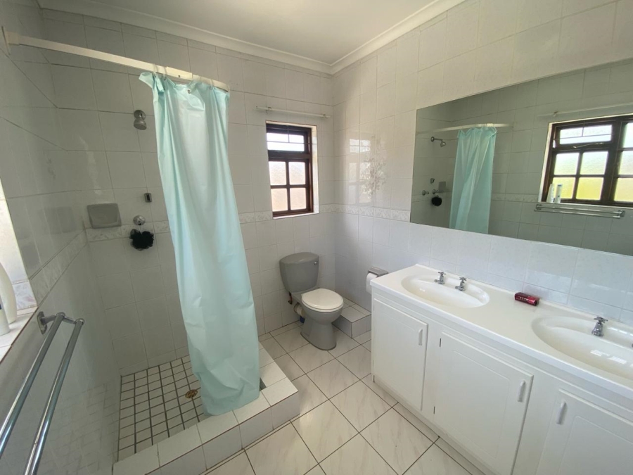 To Let 1 Bedroom Property for Rent in Rondebosch Western Cape